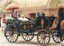 President Dr. Shankar Dayal Sharma proceeding in State to review Inter Services Guard of honour at Rastrapati Bhavan Forecourt