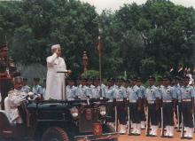 President Dr. Shankar Dayal Sharma receiving the Inter Services Guard of Honour at Rashtrapati Bhavan Forecourt