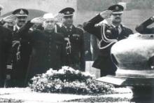 President Dr. Shankar Dayal Sharma attending Memorial Service on Martyr's Day at Raj Ghat, New Delhi