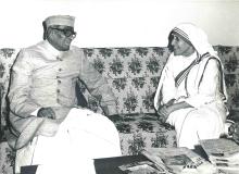 President N.S. Reddy with Mother Teresa at Raj Bhavan, Calcutta