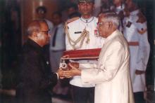 President R. Venkataraman conferring the Bharat Ratna to Late Shri Sardar Patel at Rashtrapati Bhavan in a Special Investiture Ceremony