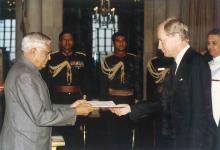 President R. Venkataraman accepting credentials from the Ambassador of Sweden, H.E. Mr. Orjan Berner